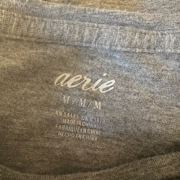 🦋2/$15🦋 Aerie Cropped Gray T-shirt - Picture 2 of 2